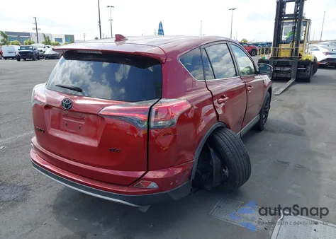 2018 Toyota Rav4 Xle z USA, uszkodzony, nr VIN JTMWFREV1JD110468